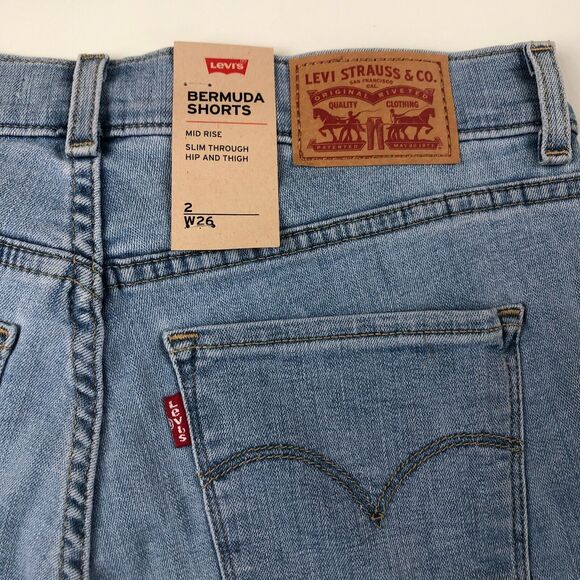 Levi's Oahu Morning Dew Bermuda Shorts Women's Size 26 Mid Rise Sculpt - Picture 6 of 6